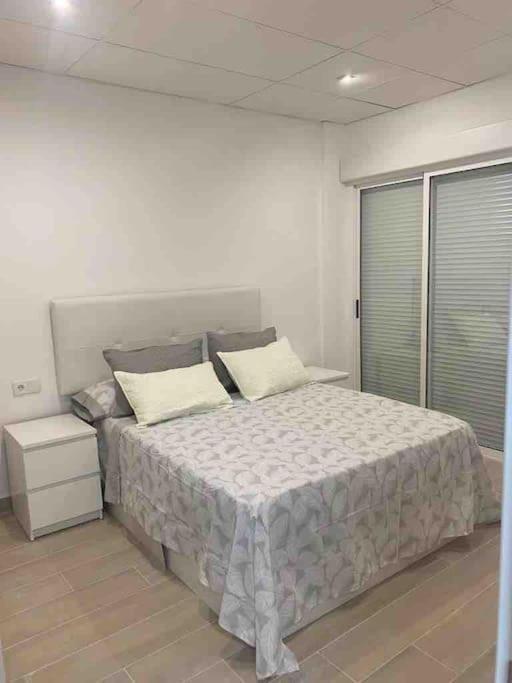 Planta Baja Moderna Y Nueva A Estrenar En El Centro Ciudad 2 Habitaciones Y 2 Banos Elche Ngoại thất bức ảnh
